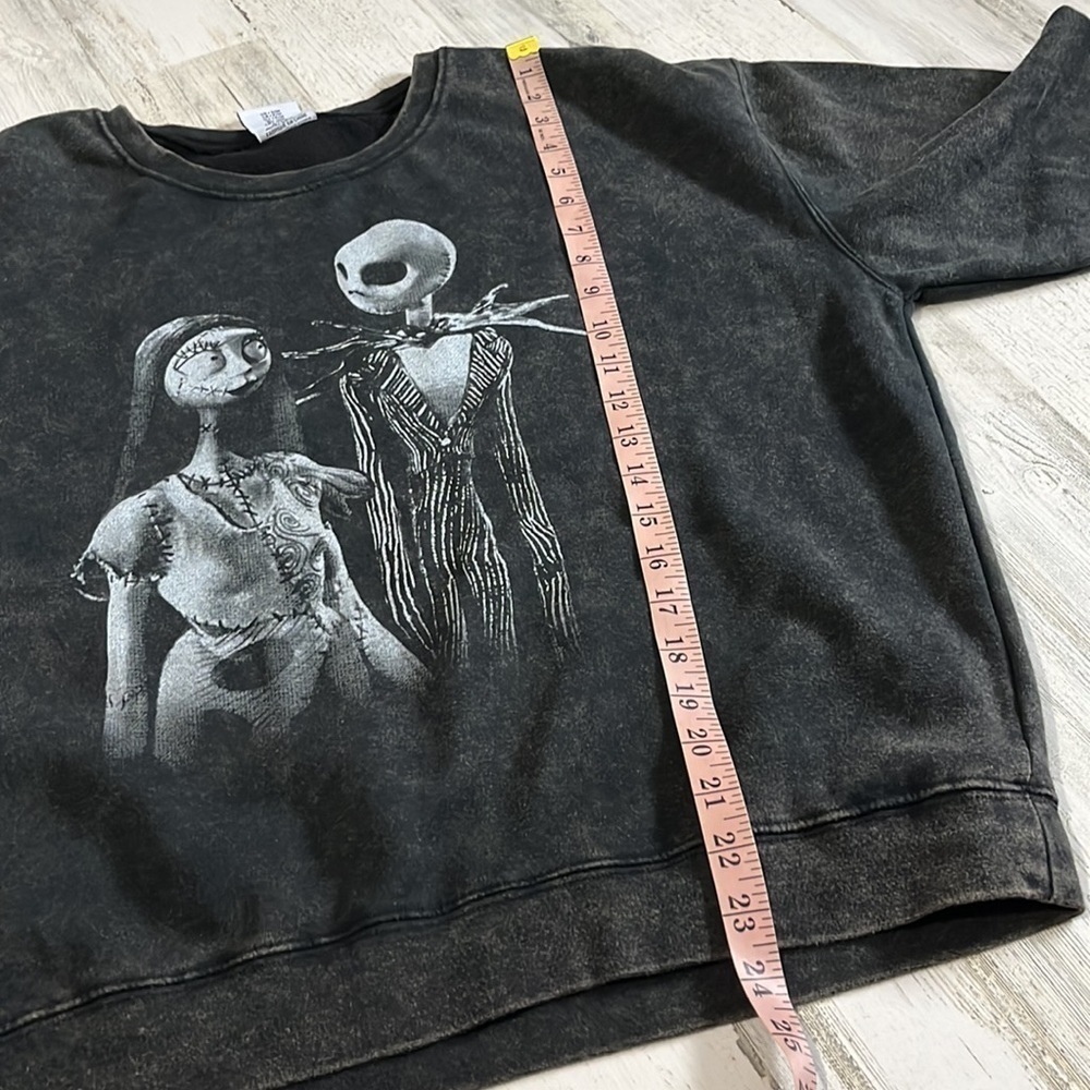 Disney The Nightmare Before Christmas Sweatshirt Size Small - Picture 8 of 9